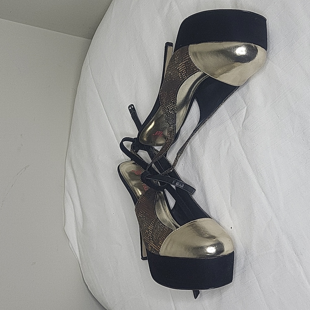 Platform heels - Picture 2 of 2
